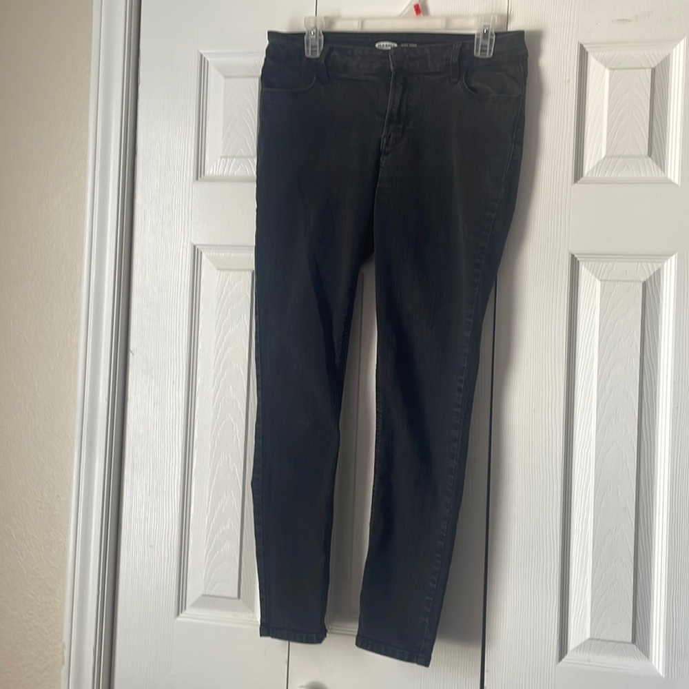 Old Navy Women’s Mid-rise Super Skinny jeans